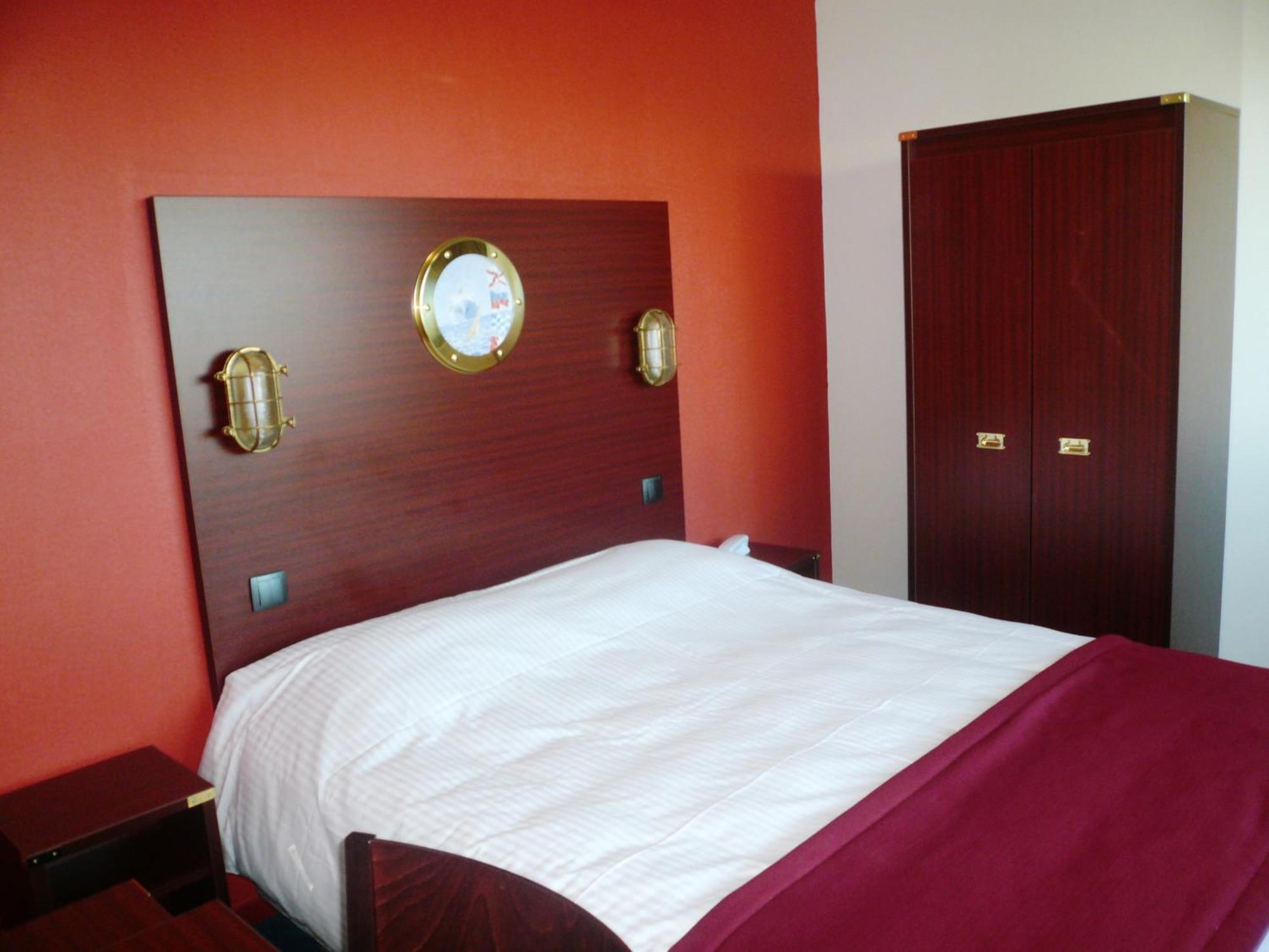Hotel Les Gens De Mer Dunkerque By Popinns Dunkirk Exterior photo